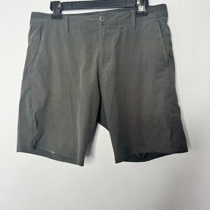 Vuori gray shorts
Waist 17”
Length 18”
Inseam 8”

BR135